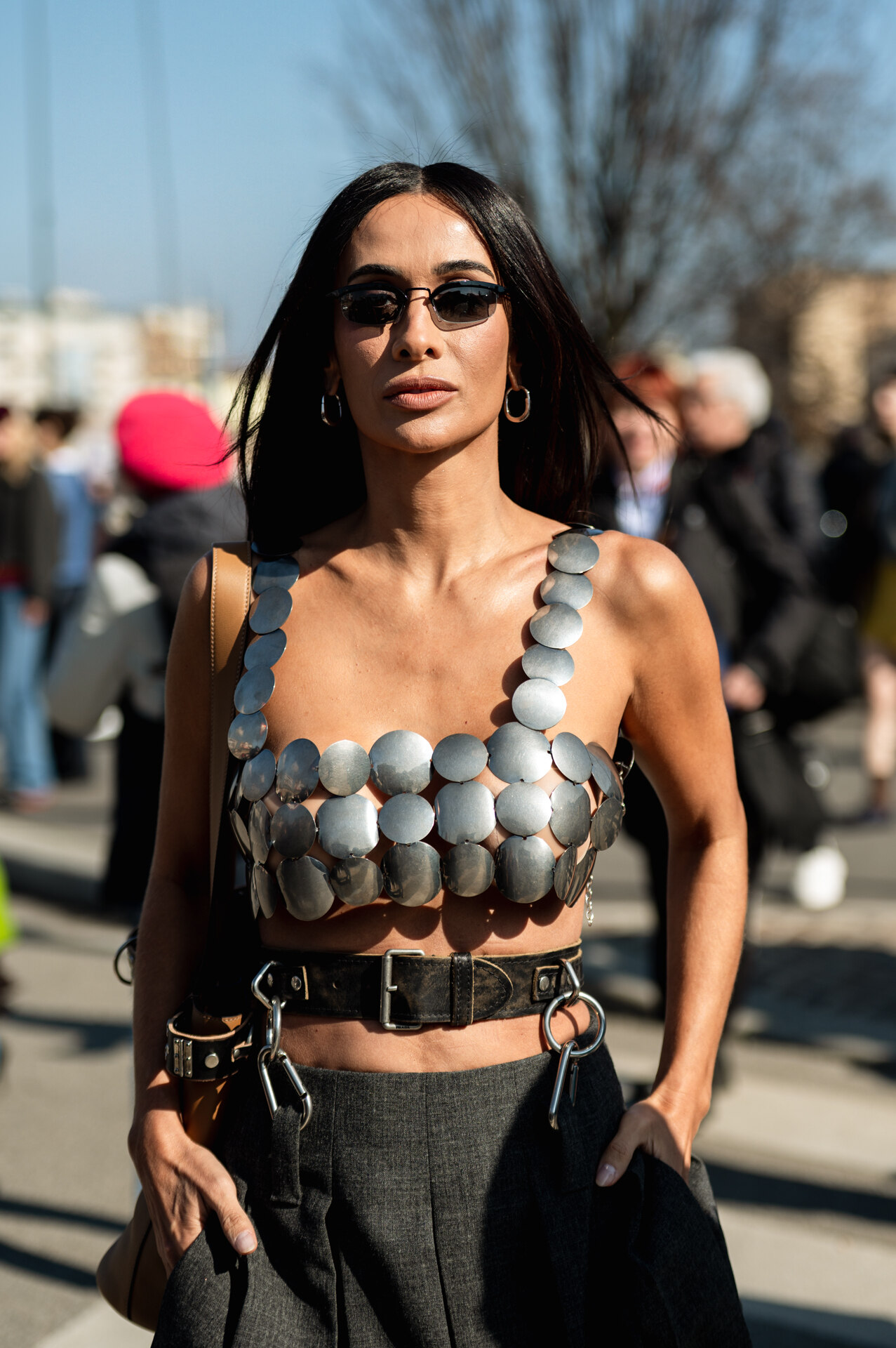  street style , all' arrivo gli ospiti della sfilata di Prada